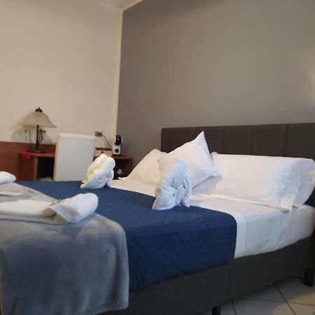 Hotel Baiardo Romagnano Sesia Exterior photo