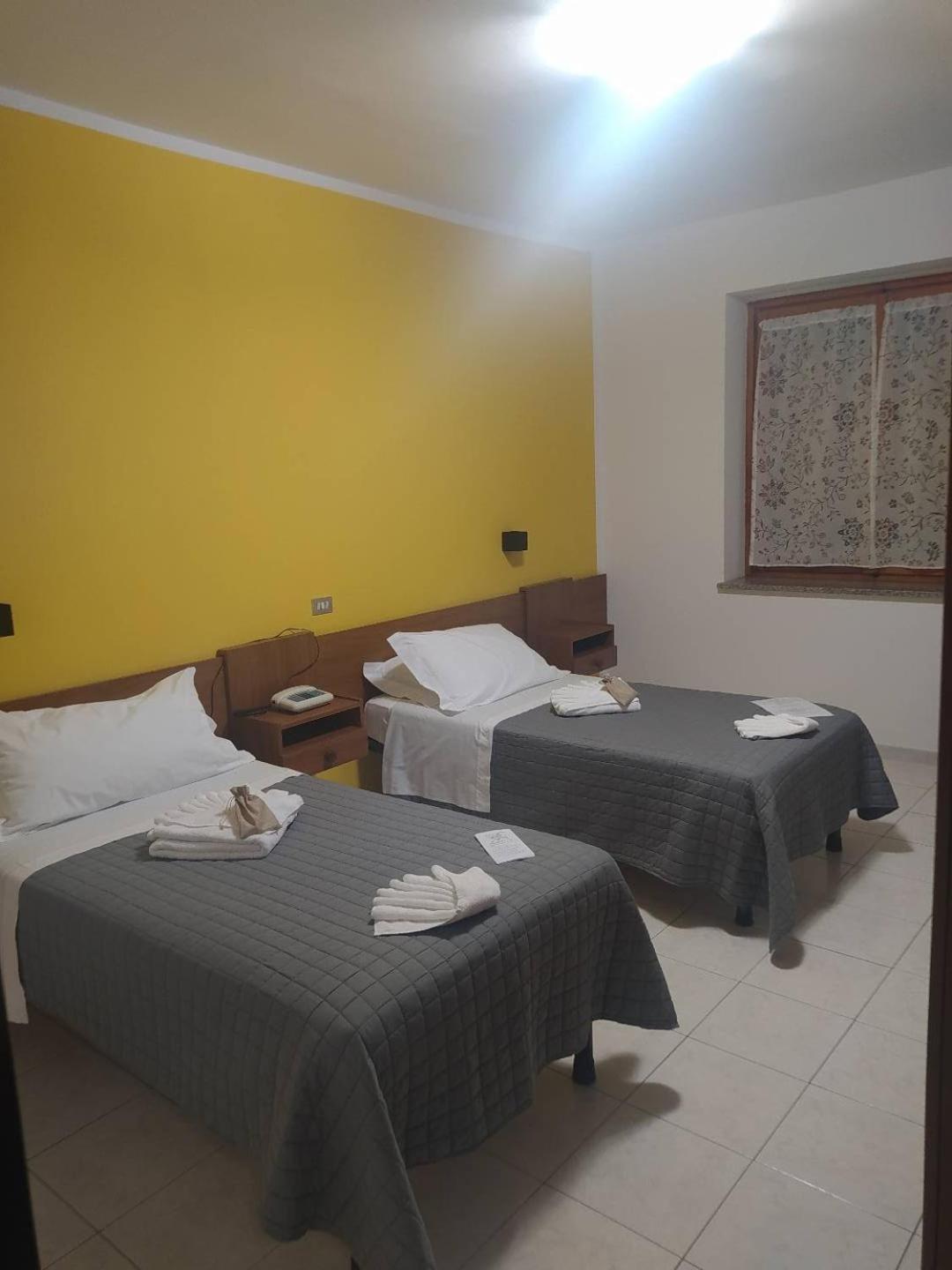 Hotel Baiardo Romagnano Sesia Exterior photo