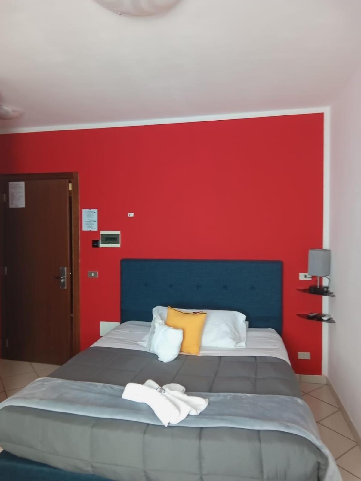 Hotel Baiardo Romagnano Sesia Exterior photo