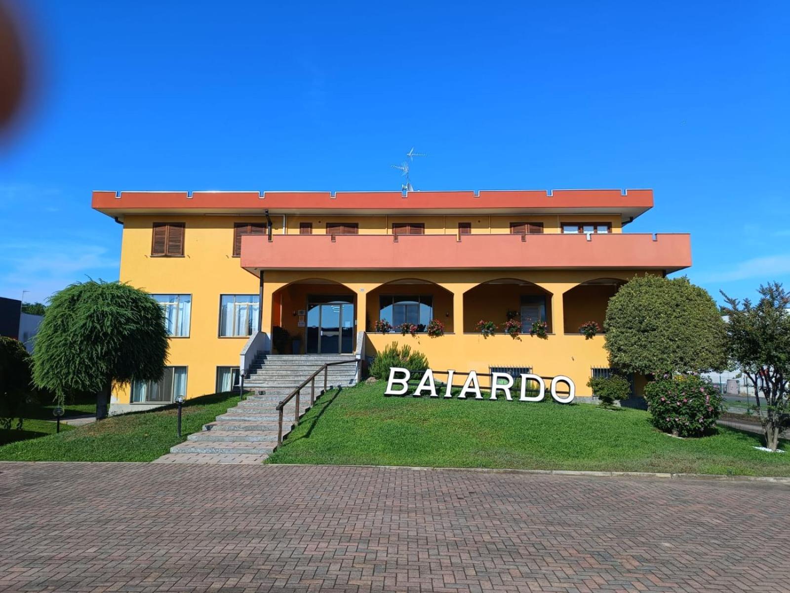 Hotel Baiardo Romagnano Sesia Exterior photo