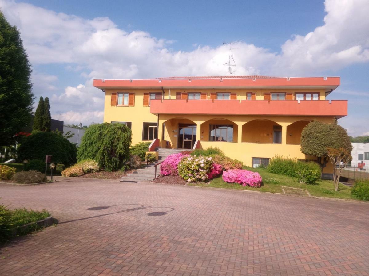 Hotel Baiardo Romagnano Sesia Exterior photo
